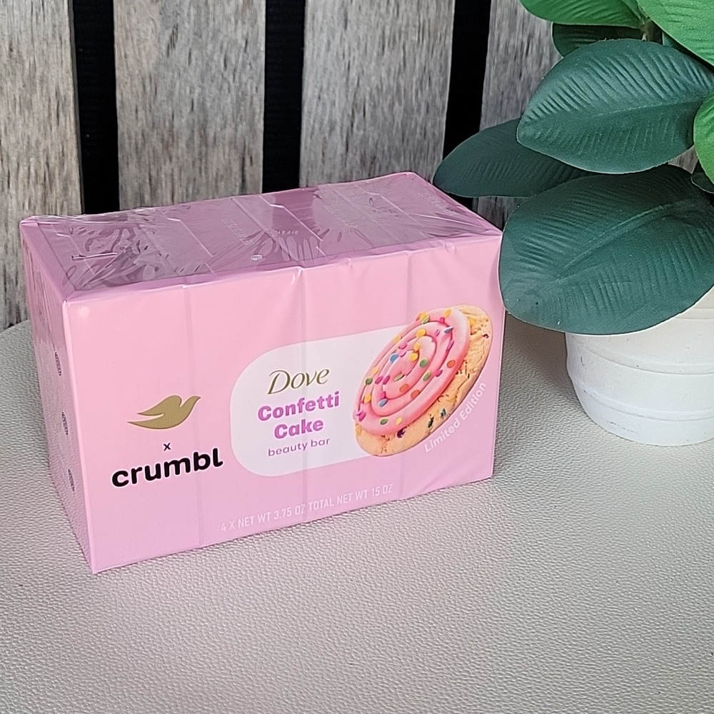 Crumbl × Dove Confetti Cake Body Bar 4 Pack - Pink - Picture 3 of 5